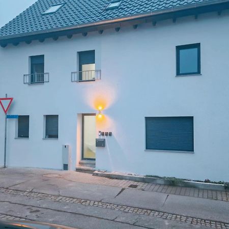 Charmantes Schickes Apartment Neuenstadt am Kocher Exterior foto